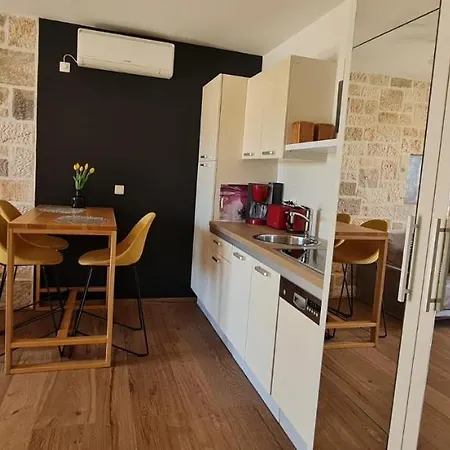 Apartman Lolita *