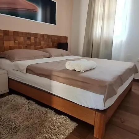 Lolita Apartment *